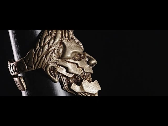 超大型巨人、鎧の巨人、終尾の巨人モチーフのリングとペンダント