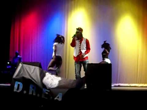 P.Coakley performing Boyshorts