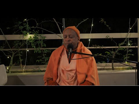 Evening Kirtan in Mayapur - HH Devamrita Swami