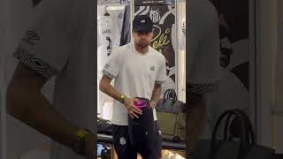O HOMEM TÁ NA CASA! Neymar pode fazer sua estreia no Paulistão hoje, contra o Velo Clube.📹 @santosfc