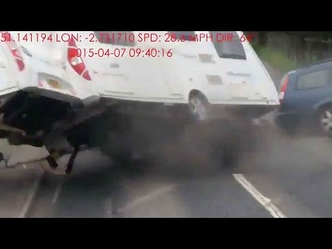 Dieses Überholmanöver geht komplett schief