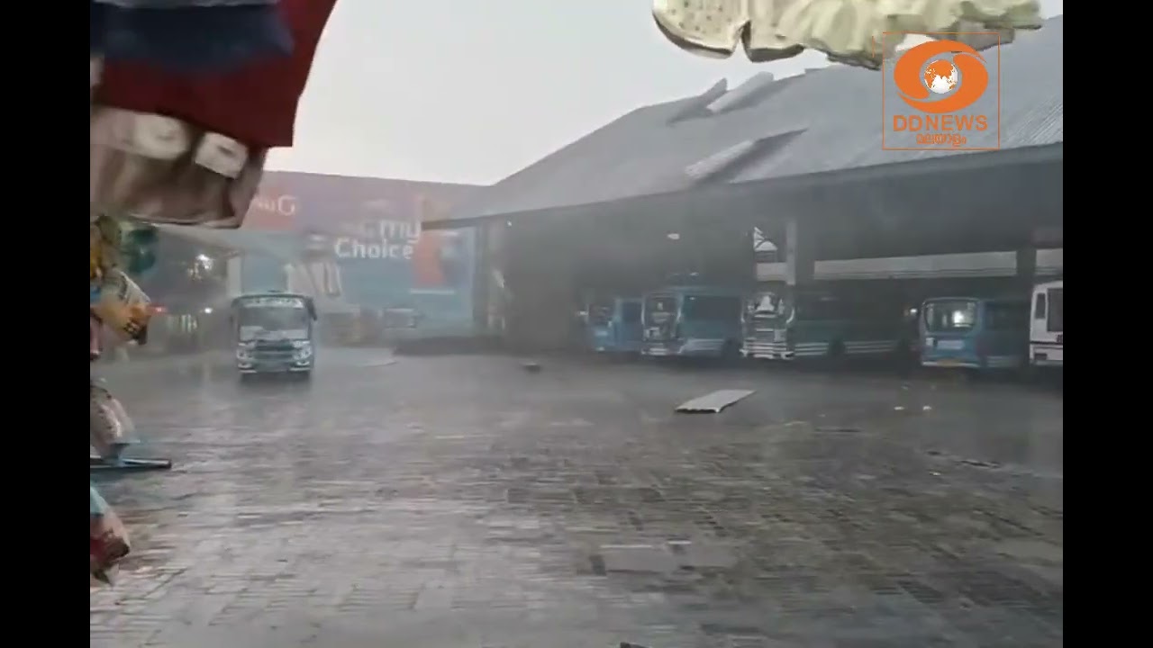കൽപ്പറ്റയിൽ കനത്ത മഴ. കാറ്റിൽ പുതിയ ബസ്റ്റാൻഡ് കെട്?