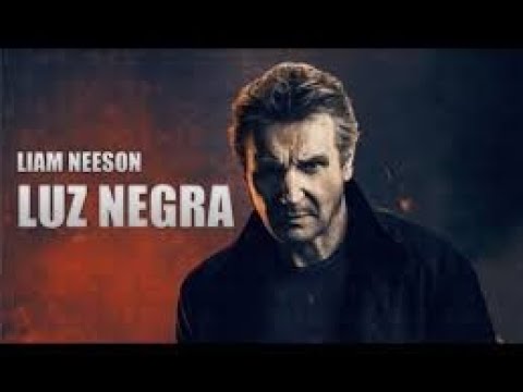 Luz negra Liam Neeson critica (Blacklight)