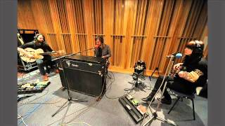 Band Of Skulls- Bruises (Live Loungue BBC Radio 1)