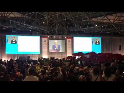 Секс-работницы вмешались в выступление Билла Клинтона на AIDS2018