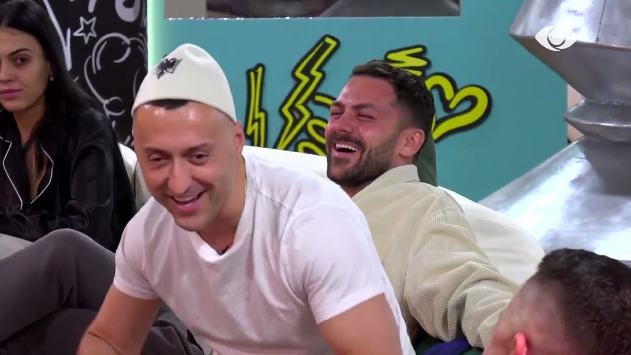 “Mos më flisni për emër dhe famë…”/ G Bani bën rap, banorët e brohorasin