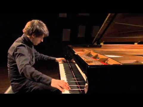 Vitaly Pisarenko plays Ravel - Une barque sur l'ocean