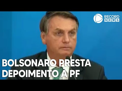 Jair Bolsonaro presta depoimento à Polícia Federal