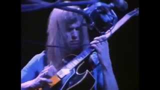 YES - YOURS IS NO DISGRACE LIVE 1972