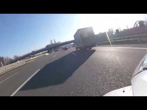 HBD Highway italy A8 danger. Senza freccia e su riga continua 27/12/22