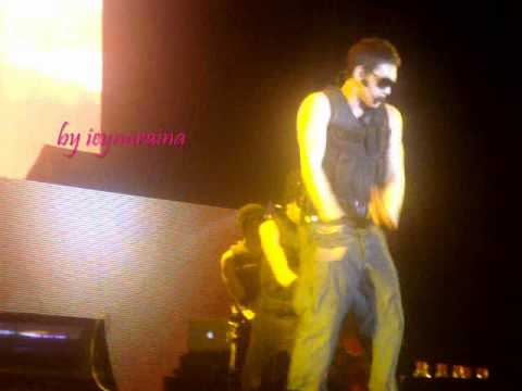100411 Rain Live @ 2011 Malaysia Grand Prix Concert *How To Avoid In The Sun*