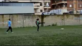 preview picture of video 'Partitella tra le ragazze del raduno di calcio femminile a Cutro'