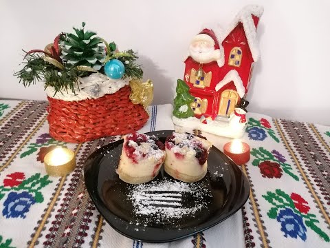 Cake with yougurt and berries  - short movie