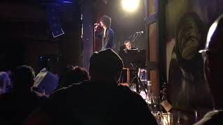 Peter Wolf performing “I Don’t Wanna Know”