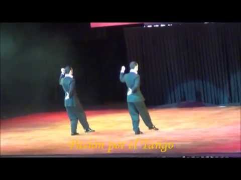 GERMAN GABRIEL FILIPELLI y NICOLAS MARTIN FILIPELLI Bailando BORDONEO Y NOVECIENTOS en el LUNA PARK