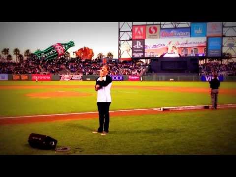 AMAZING NATIONAL ANTHEM RENDITION @ AT&T PARK!!!