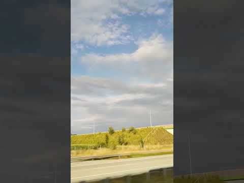 #ytshorts #travel #love #hamsika #automobile #lifeisbutadream #song #shortsfeed #nature #music #run