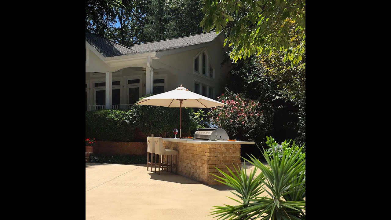 How to Build an Outdoor Kitchen with Pavestone's RumbleStone Wall Blocks and QUIKRETE Countertop Mix