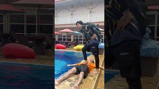 Download lagu Ternyata Begini Kelakuan Orang Kalo dikolam Renang mp3