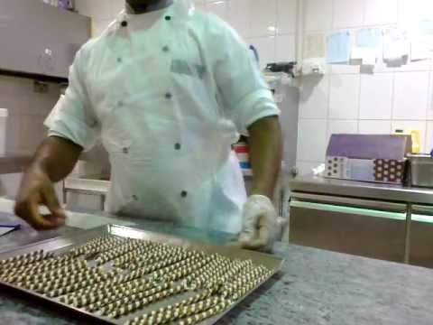 sarath dewage ,chocolate work for cake decorating