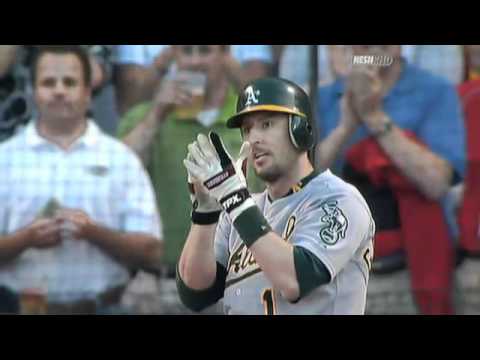 2009/07/06 Nomar salutes the fans at Fenway