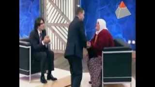 Rus Milletvekili Gülsüm Kabadayının Elini Öp�