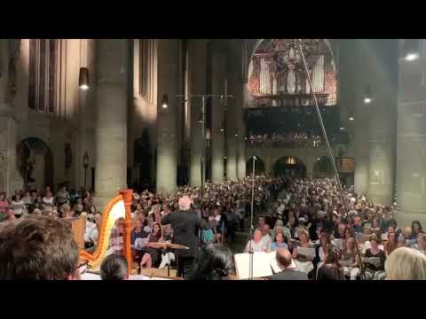 John Rutter - Chamber Choir of Europe - Look at the World