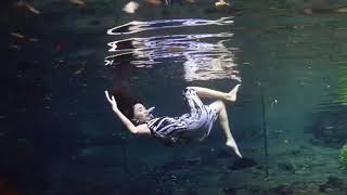 preview picture of video 'Underwater fotoshoot di sumber sirah Malang'
