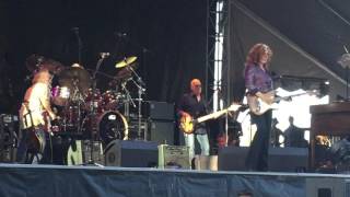 Bonnie Raitt - I Believe I&#39;m in Love With You - San Diego 2015