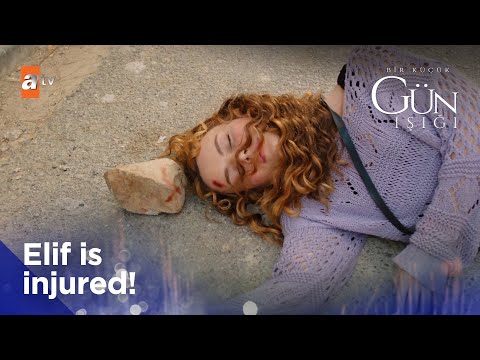 The swindler pushed Elif to the ground! - Bir Kucuk Gun Isigi | Short Scenes