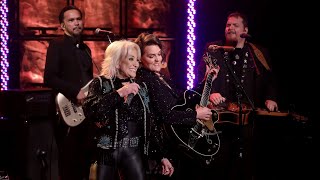 Tanya Tucker &amp; Brandi Carlile Perform ‘Hard Luck&#39;