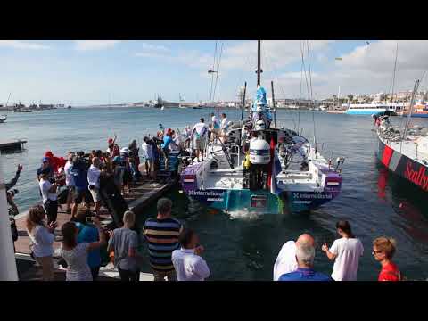 Das holländische Boot verlässt den Hafen - The Dutch boat leaves the Port