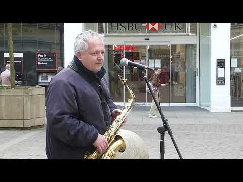 MANCHESTER HAS TALENT ON THE STREETS - "SWEET DREAMS" BY BARRY JACKSON  23/04/2022