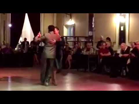  Johana Copes  and  Leonardo Sardella  are  dancing  to  the  milonga  "  La Espuela  "  by  Juan D'Arienzo
