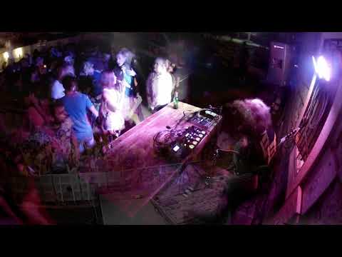 Surka - Tražim Put (Official Music Video)