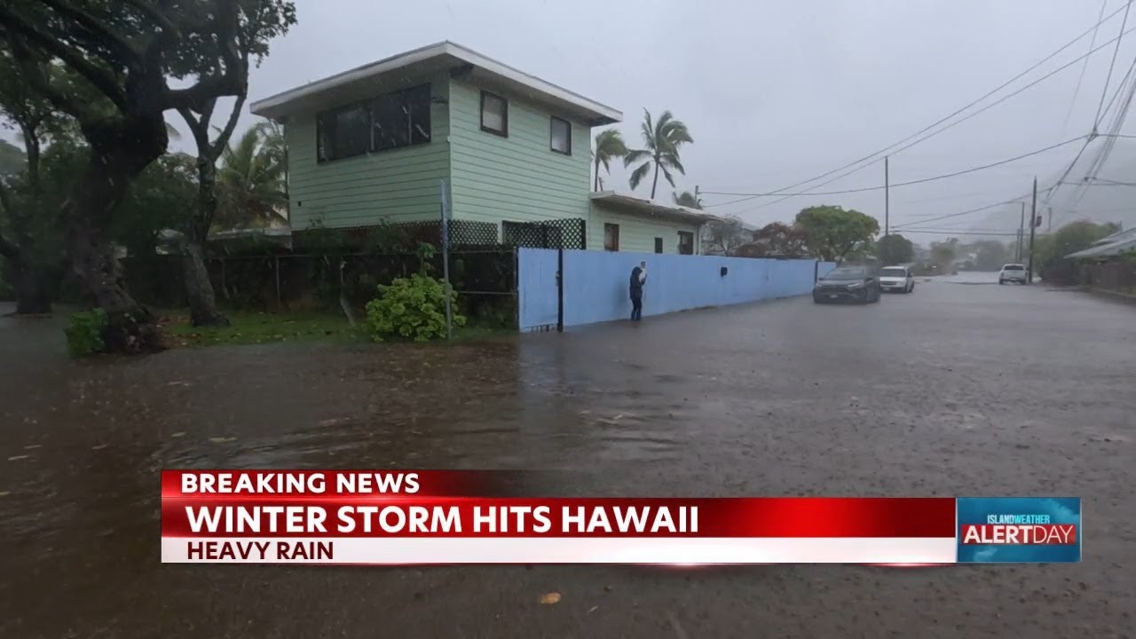 Heavy downpour brings massive flooding to Kuliouou on East Oahu