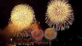 preview picture of video 'みなと神戸海上花火大会　Fireworks at Kobe Japan'