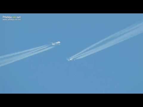 Bližnje srečanje dveh letal v zraku