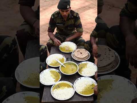 Indian Army Soldiers Share a Humble Meal After Duty 🇮🇳 | Real Heroes, Real Moments