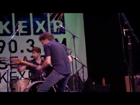 Videoclip de Detroit Has a Skyline (Acoustic) — Superchunk