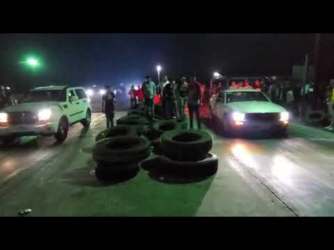 Ford Mustang V6 vs Dodge Nitro R/T