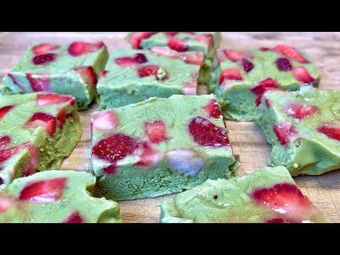 frozen yogurt bark with strawberry healthy summer snack ขนมคลีน เมนูโยเกิร์ต ผลไม้ อร่อยแบบคลีนๆ #68