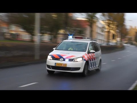 2X PRIO 1 Politie onderweg naar een melding in Zaandam