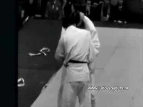 Judo WC Paris 1961: Geesink (NED) - Sone (JPN)