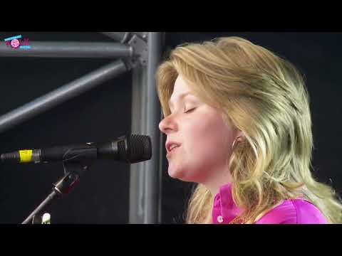 Katie Spencer at Shrewsbury Folk Festival 2023