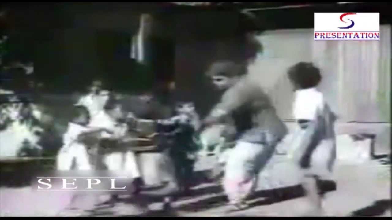 Hamko Samajh Baithee Hai Duneeya Lyrics | Char Diwari | Mukesh | Salil Chowdhury