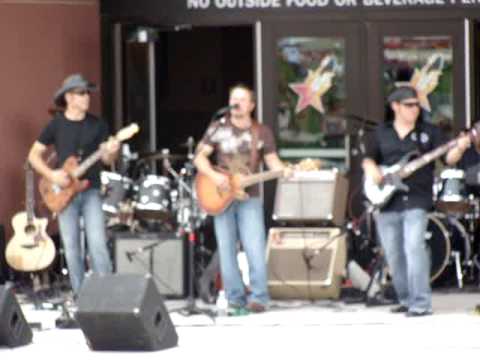 Jammin at the 92.3 KRST Radio 30th Birthday Bash at the Star Center Arena.