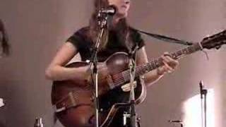 The Ditty Bops - Skinny Bones