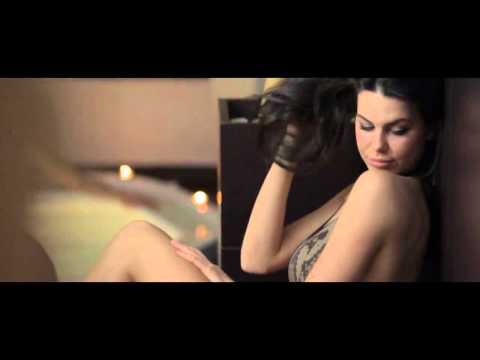 Brighi Feat  Snoop Dogg   Play Me Like A Violin Official Video)(720p H 264 AAC)