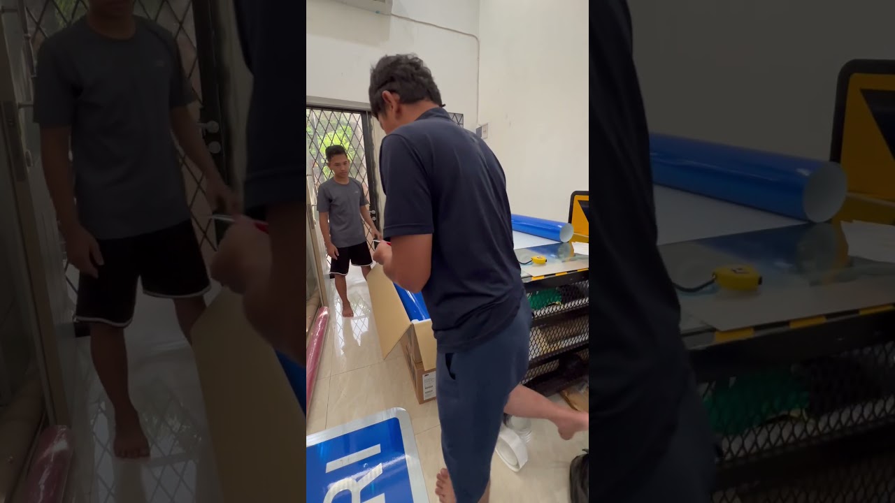 Stiker 18jt per Roll (HIP 3M)